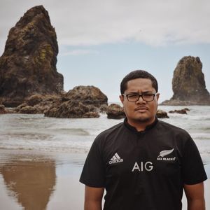 Meet your Posher, Victor