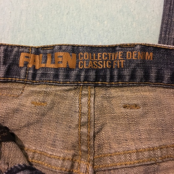Jeans - Picture 2 of 3