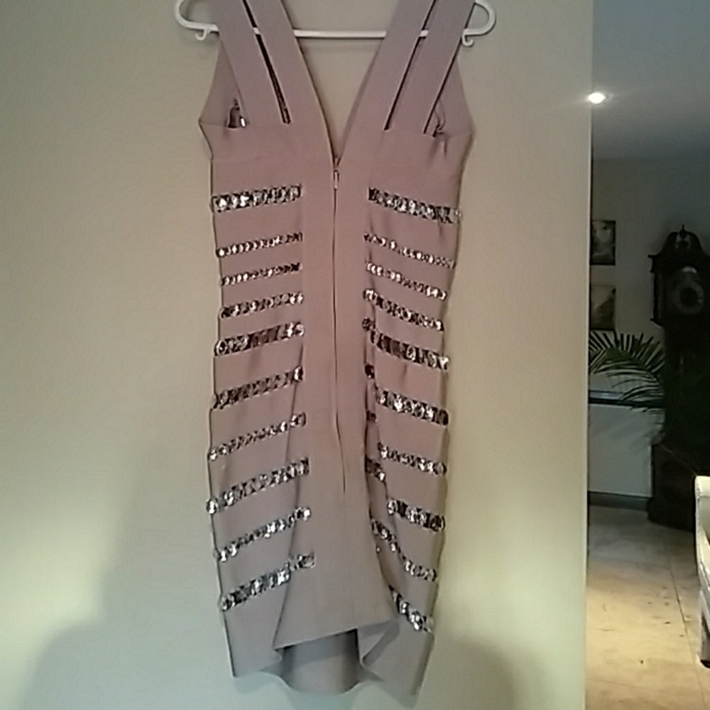 Dress - Picture 2 of 3