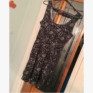 Patterned dress hot topic XL