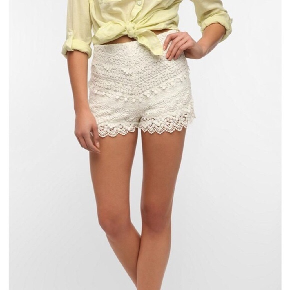 Kimchi Blue Cream Lace Shorts (Urban Outfitters)
