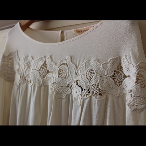 Ivory long sleeve Blouse - Picture 3 of 4