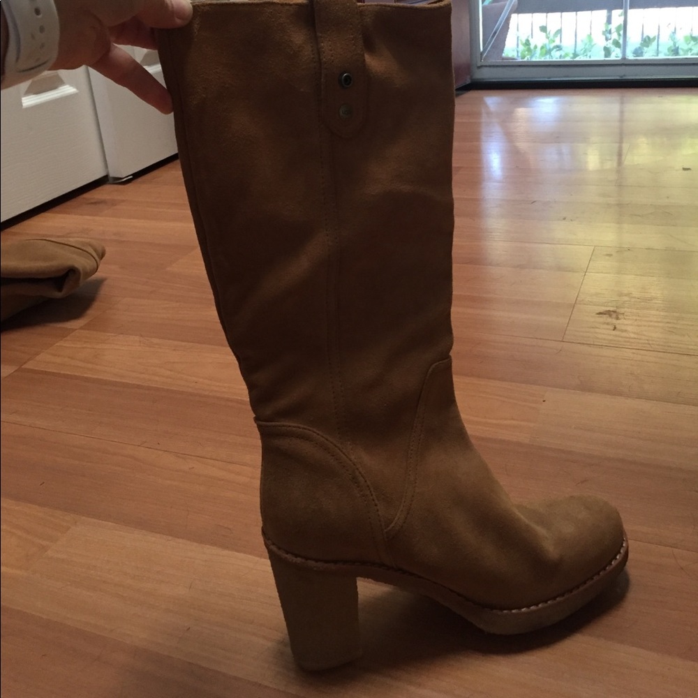 Suede Ugg Josie boot