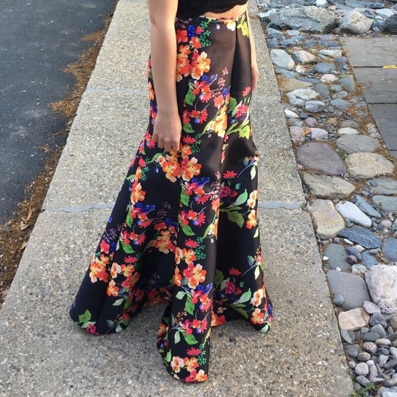 Floral Prom Gown - Picture 2 of 4
