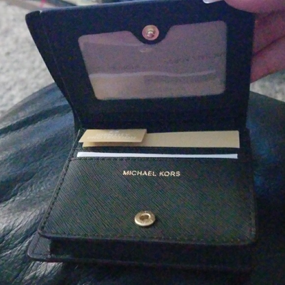 Michael Kors wallet - Picture 2 of 2