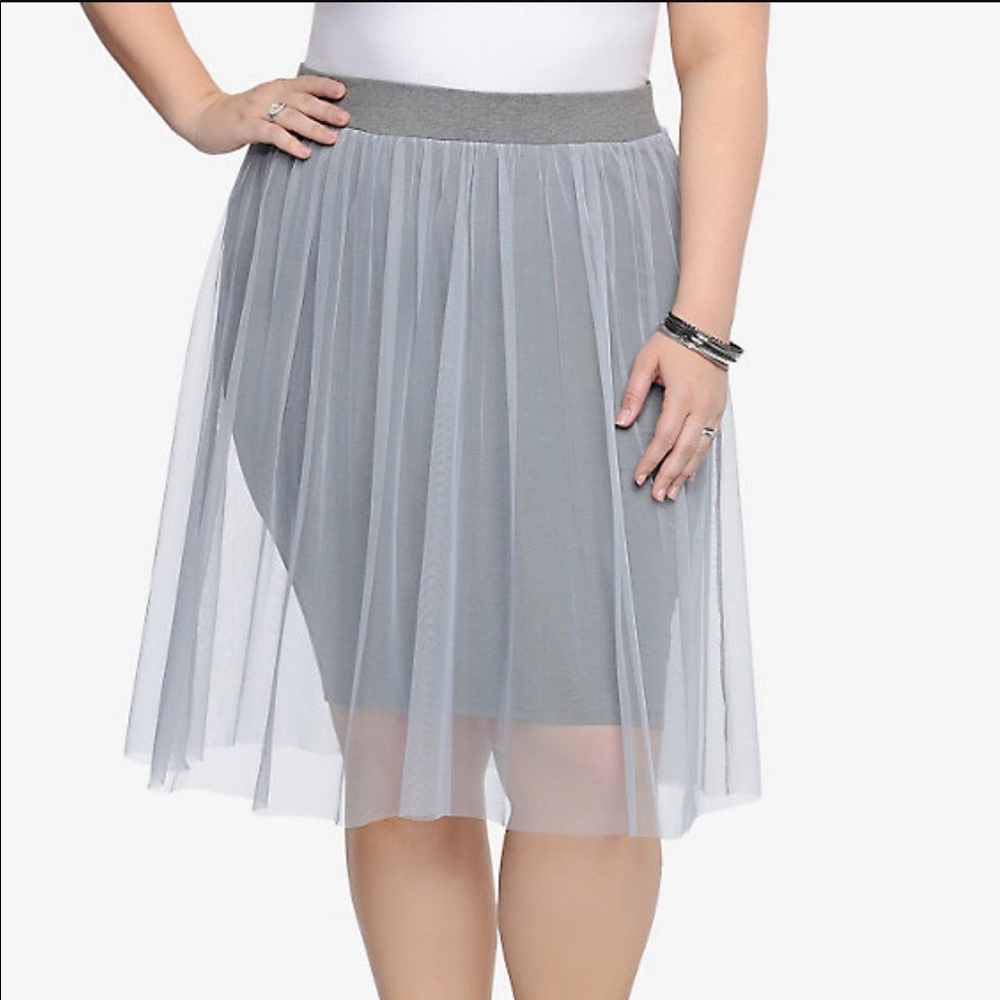 Torrid Gray Mesh Midi Skirt ▫️◽️◻️⬜️