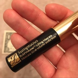 Estée Lauder sumptuous black bold volume mascara