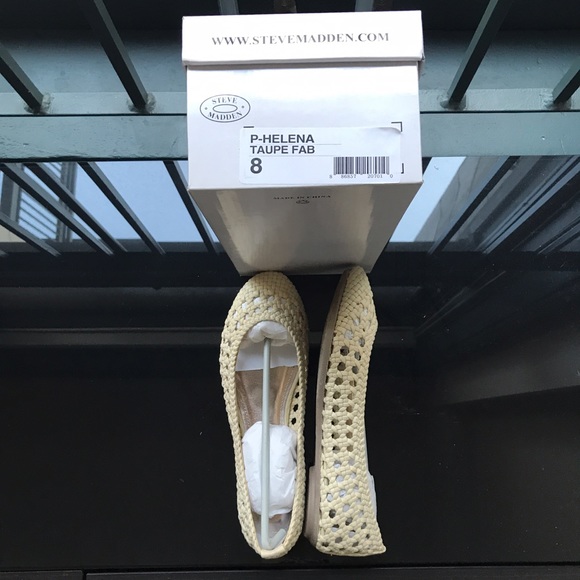 Steve Madden Helena Ballet Flats NIB Taupe - Picture 3 of 5