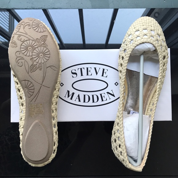 Steve Madden Helena Ballet Flats NIB Taupe - Picture 4 of 5