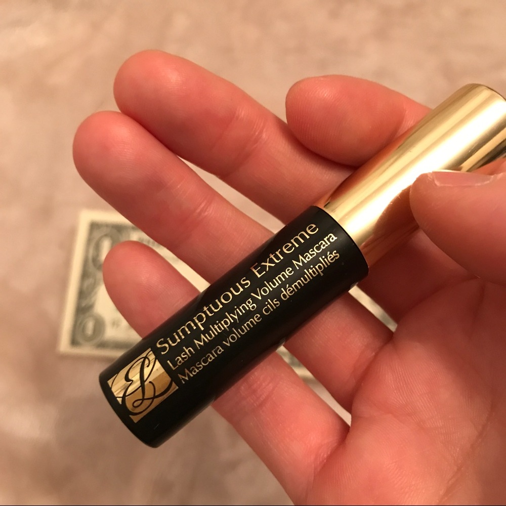 Estée Lauder sumptuous extreme black 2.8ml