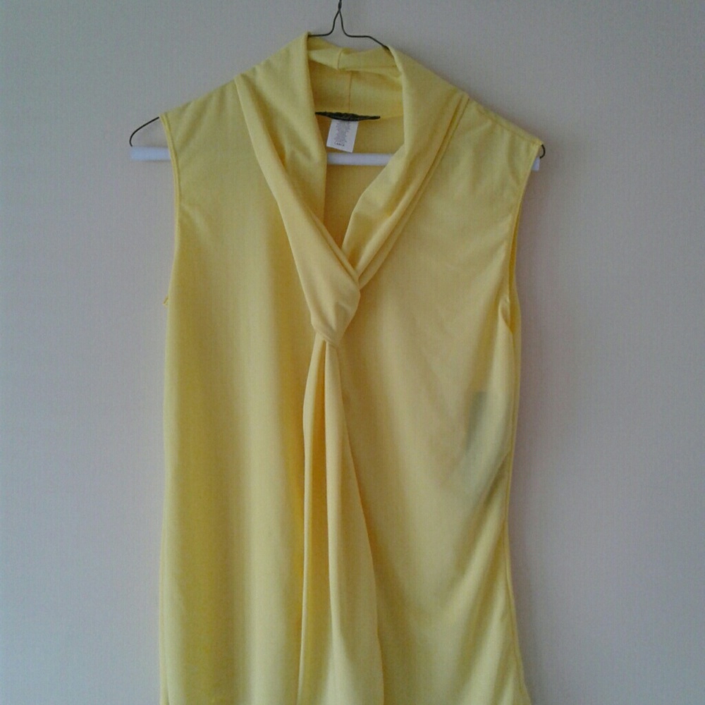 Sleeveless blouse