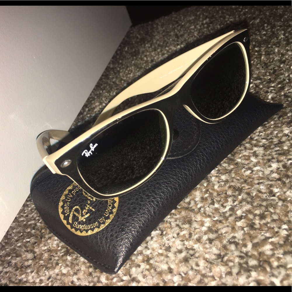 Rayban Wayfarers.