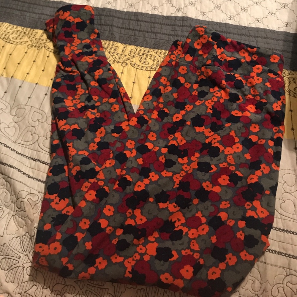 Tall and curvy lularoe leggings