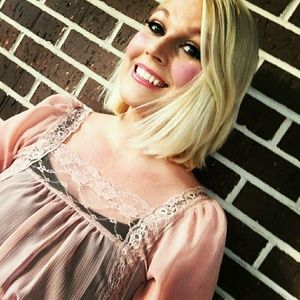 Meet your Posher, Elizabeth