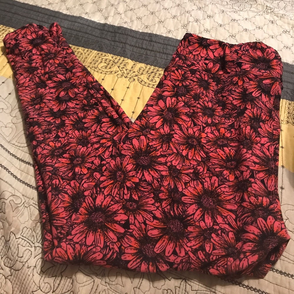 Tall and curvy lularoe leggings
