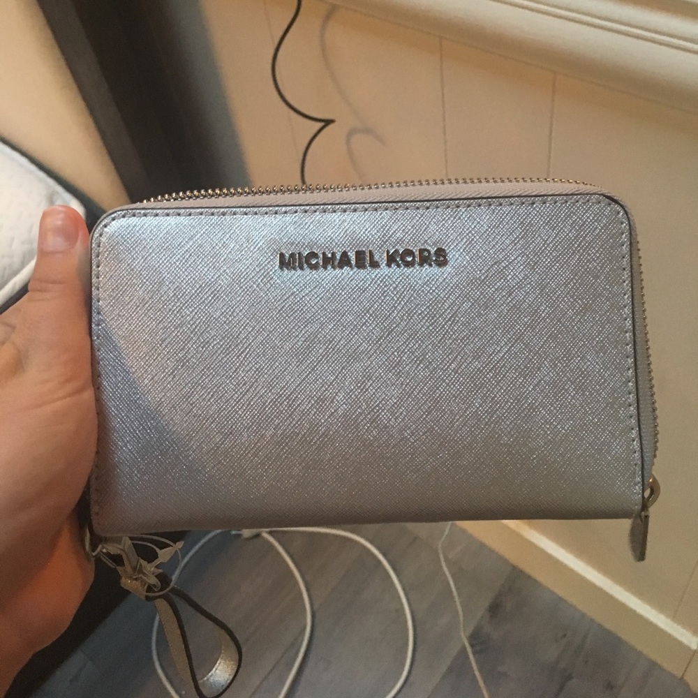 Brand new Michael kors wallet wristlet