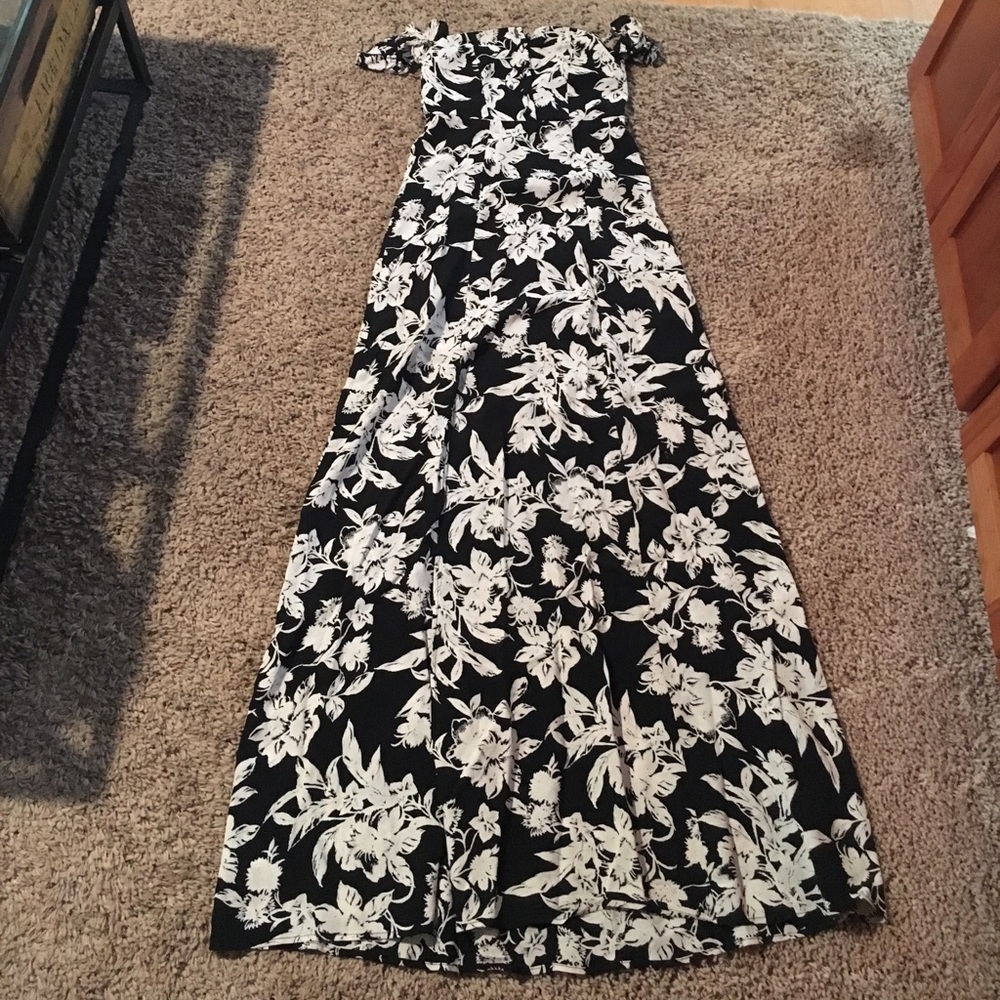 Rare Flynn Skye Bardot maxi in "black out"sz.small