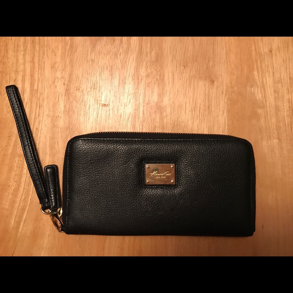 Kenneth Cole wristlet