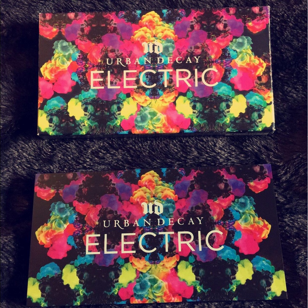 (SOLD)Urban decay electric eyeshadow palette