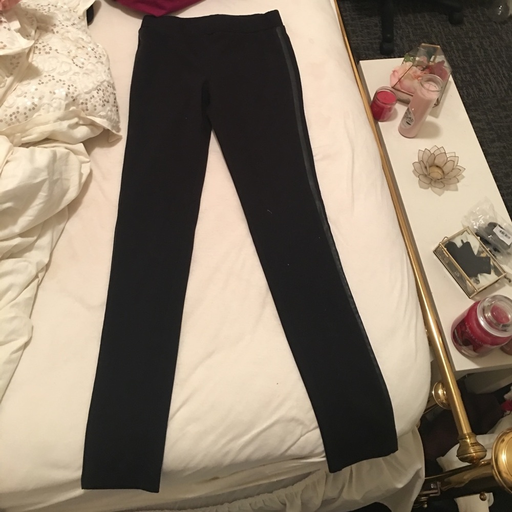 Size medium Francesca's high waisted leggings