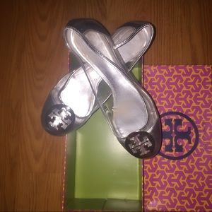 Beautiful Tory Burch shoes size 8 .