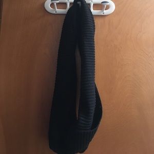 Black loop scarf