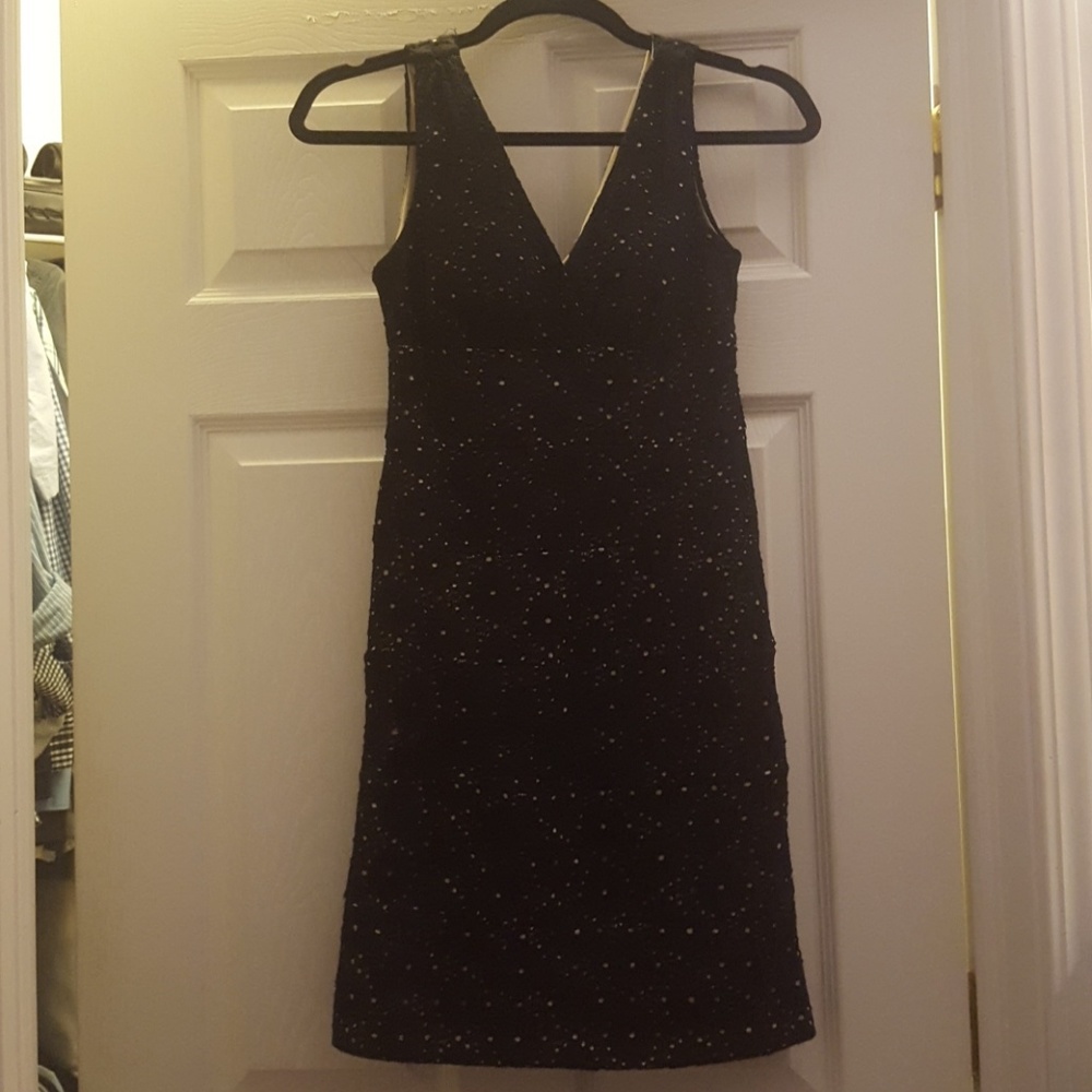 Cute stretchable dress by valerie bertinelli