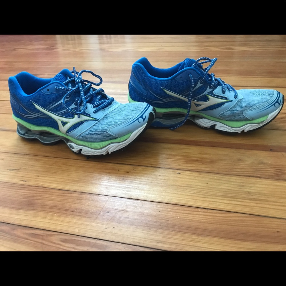 Mizuno dynamotion fit women running shoes