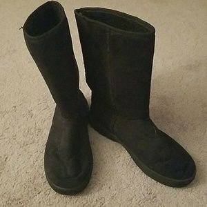 Rue 21 9/10 black boots.