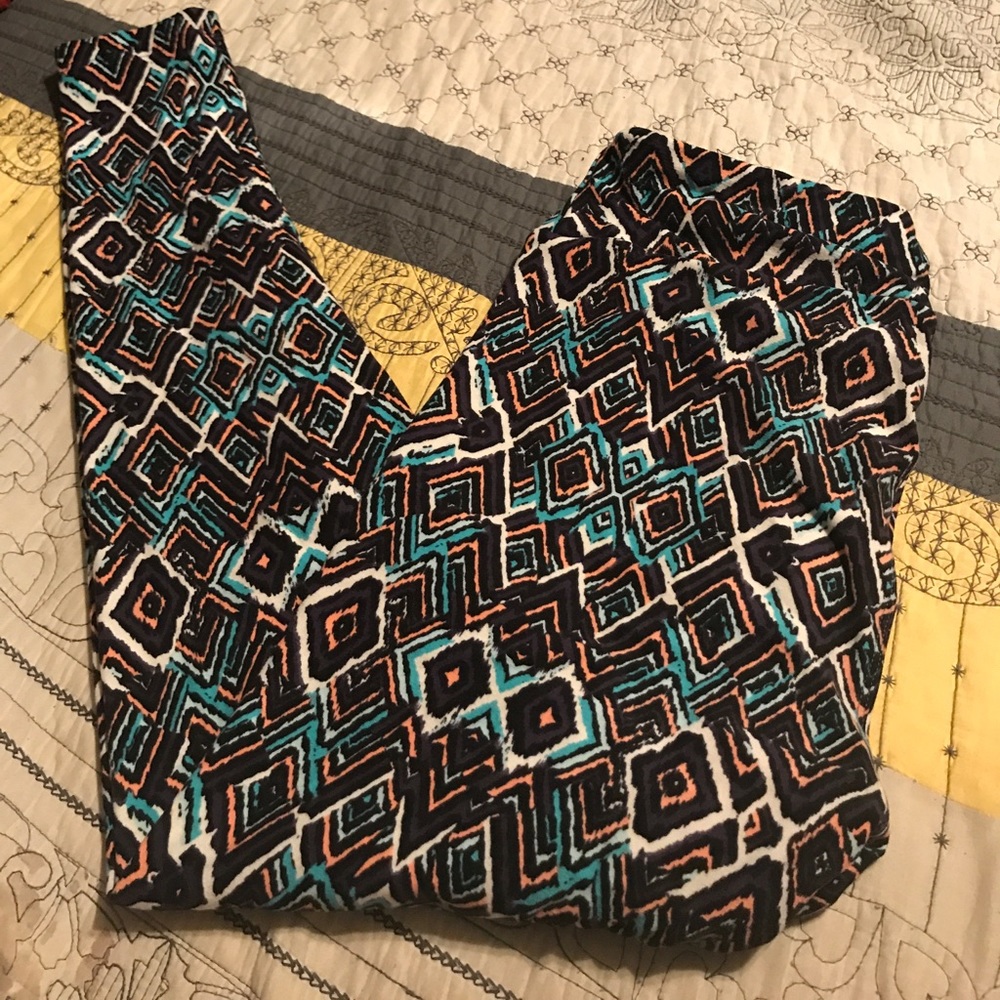 Tall and curvy lularoe leggings