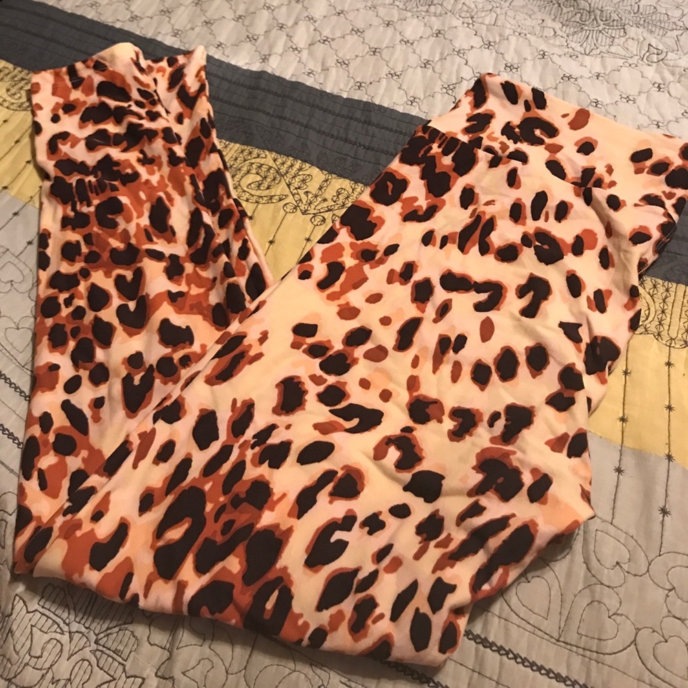 Tall and curvy lularoe leggings