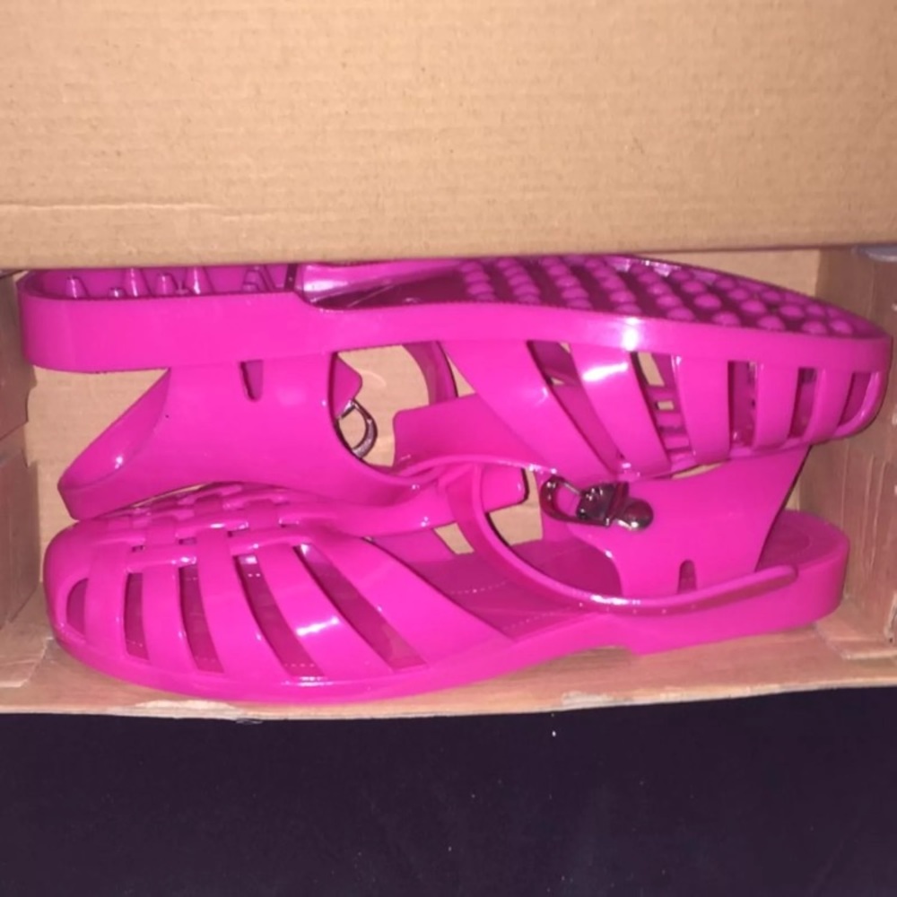 Pink jelly sandals
