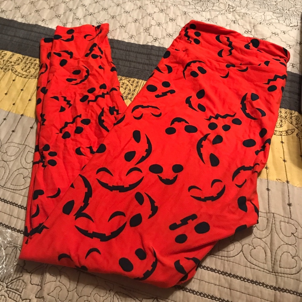 Tall and curvy lularoe leggings