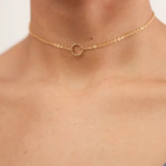 Gold or Silver Dainty Circle Choker - Picture 3 of 3