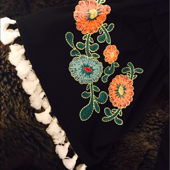 Bohemian shirt. - Picture 2 of 3