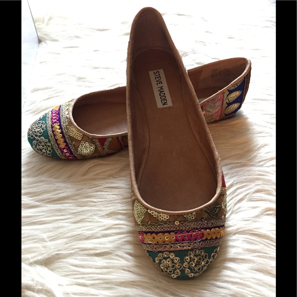 Steve Madden Indian Style Flats