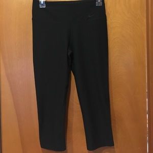 Black cropped Dri-fit Nike leggings