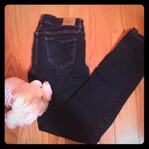 Like new A&F skinny jeans!