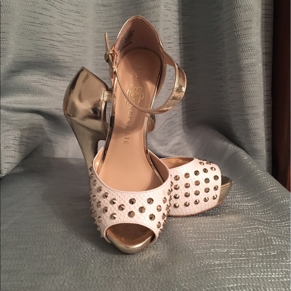 Rock Republic white and gold studded heels