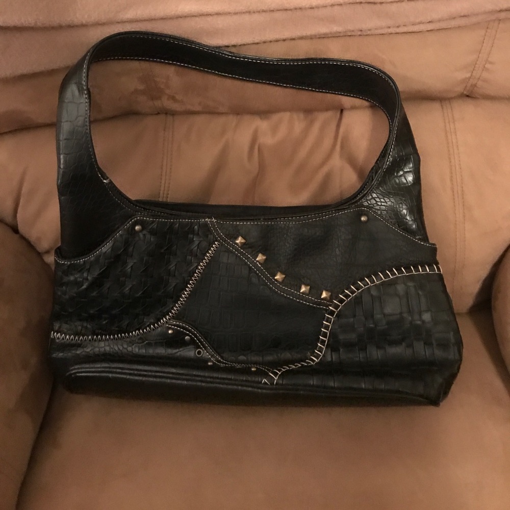 Stylish black faux leather shoulder bag!
