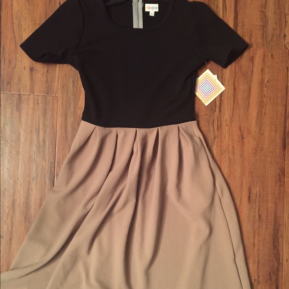 LuLaRoe Amelia dress NWT