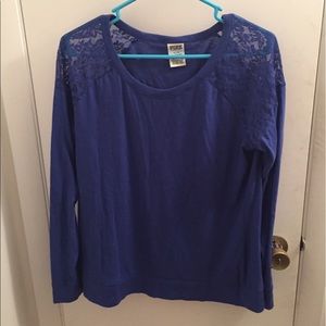 ⚡️$5 sale⚡️vs pink lace shirt