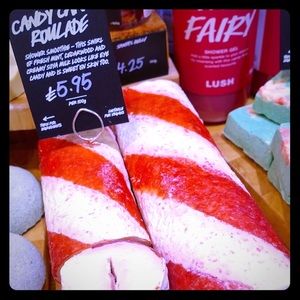Lush Roulade Candy Cane 🍬 NWT