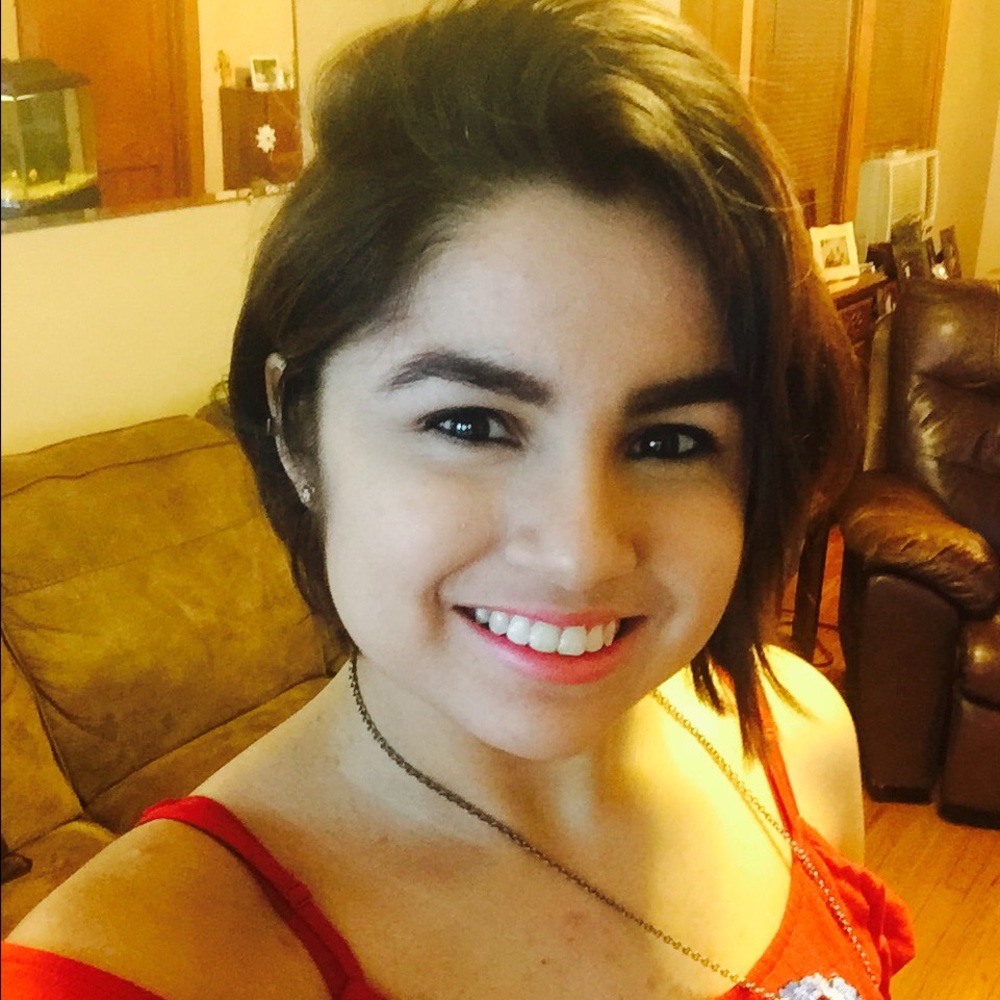 Meet your Posher, Abigail