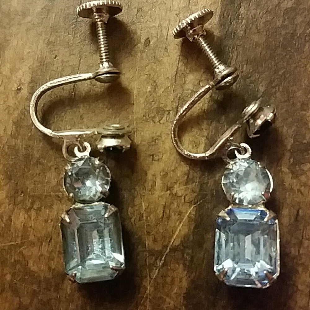 *SOLD*Vintage Dangling Earrings