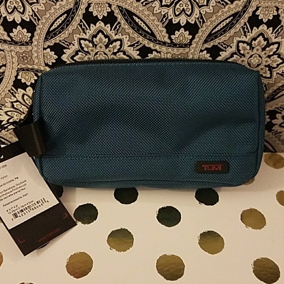 tumi small kit