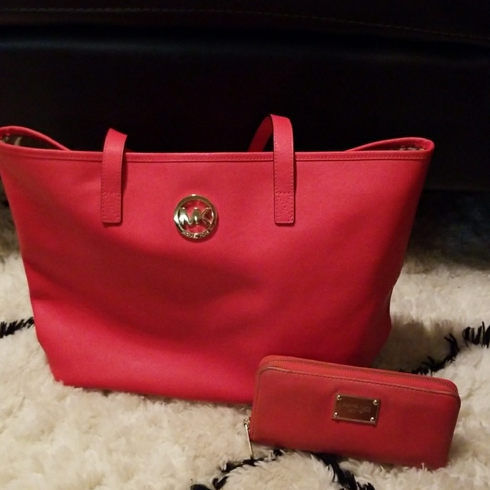 Michael kors purse and wallet