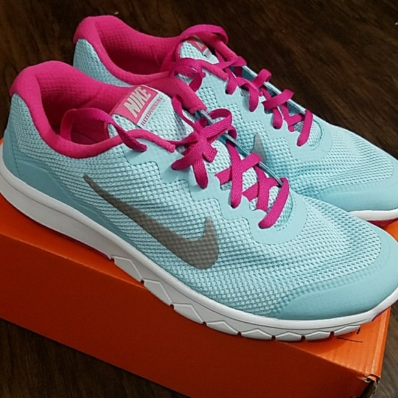 Nike Shoes - NWT NIKE Flex Experience 4 Running Shoe