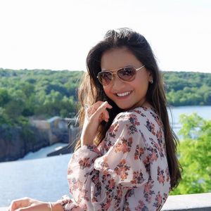 Meet your Posher, Clara