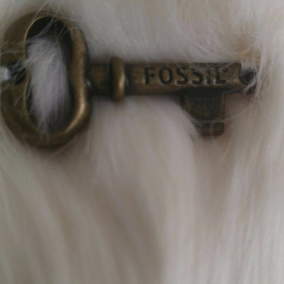 Fossil Isa Ivory Fur Scarf - Picture 4 of 5